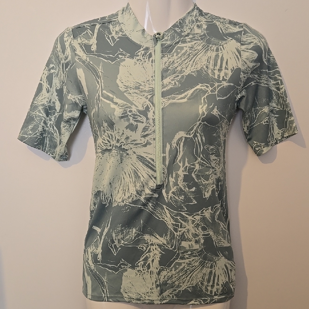 Alpine Design NWT XS Womens 1/2 zip mineral jade floral design top moisture wick